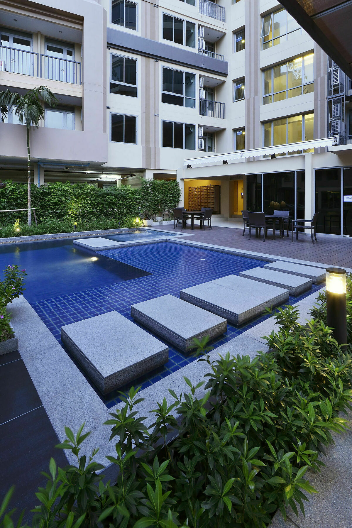 Siamese Nanglinchee Apartment Bangkok Ngoại thất bức ảnh